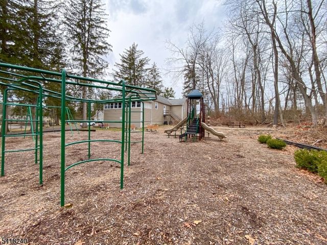 28 Woodside Dr, West Milford Twp., NJ 07480