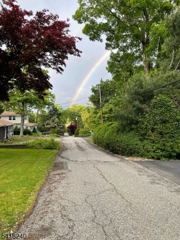 28 Woodside Dr, West Milford Twp., NJ 07480