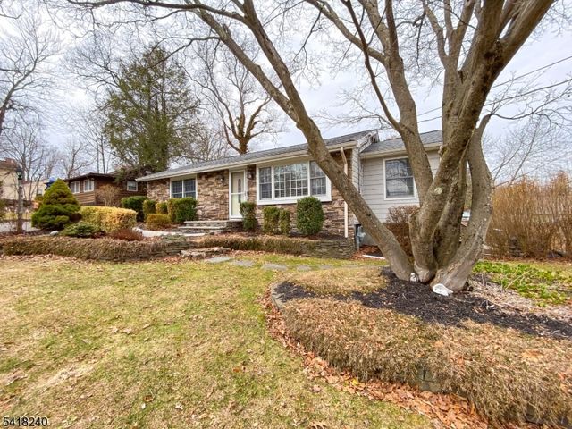 28 Woodside Dr, West Milford Twp., NJ 07480