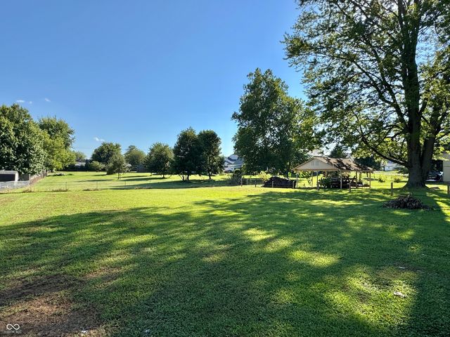 179 Cross, Clayton, IN 46118