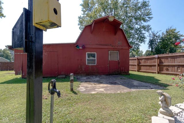 179 Cross, Clayton, IN 46118