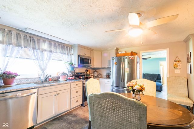 179 Cross, Clayton, IN 46118