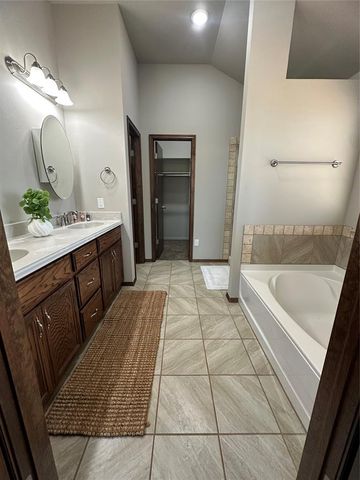 605 Carolyn Ridge Road, Norman, OK 73071