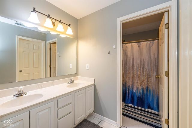 17031 Flinchum Way E, Noblesville, IN 46062