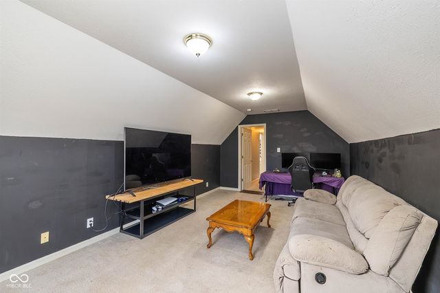 17031 Flinchum Way E, Noblesville, IN 46062