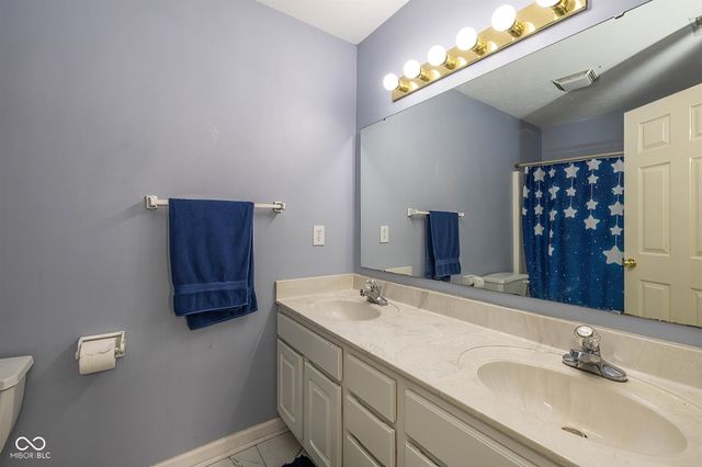 17031 Flinchum Way E, Noblesville, IN 46062