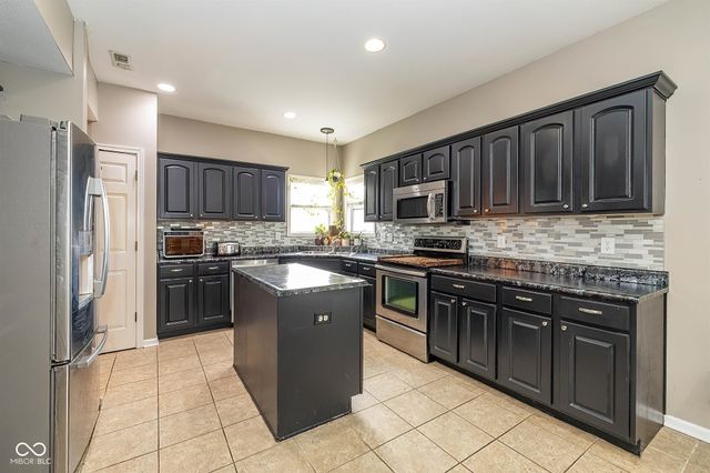 17031 Flinchum Way E, Noblesville, IN 46062