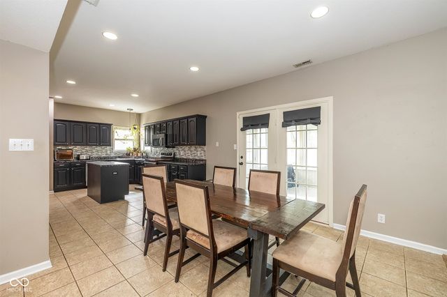 17031 Flinchum Way E, Noblesville, IN 46062