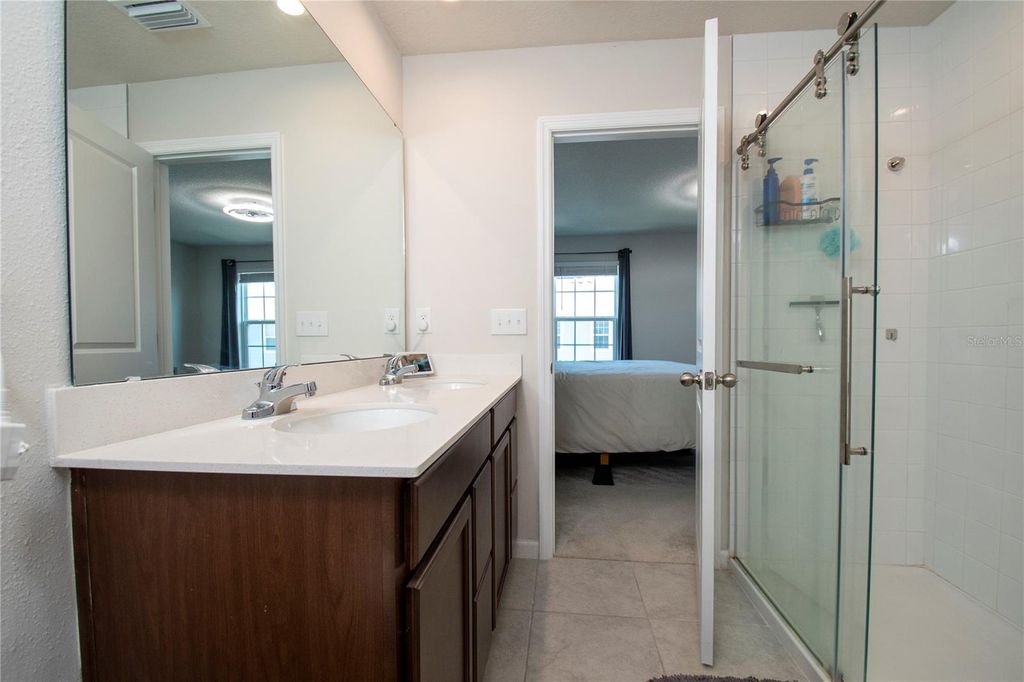 Image 16 of property listing at 4660 OLD BLUSH STREET, Bradenton, FL 34211