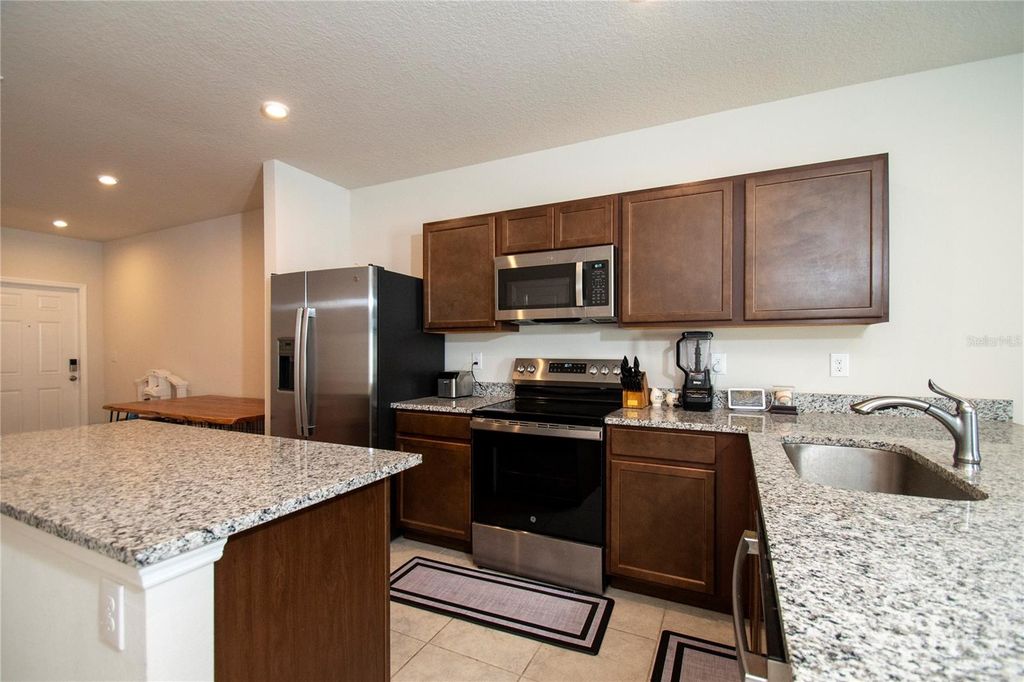 Image 4 of property listing at 4660 OLD BLUSH STREET, Bradenton, FL 34211