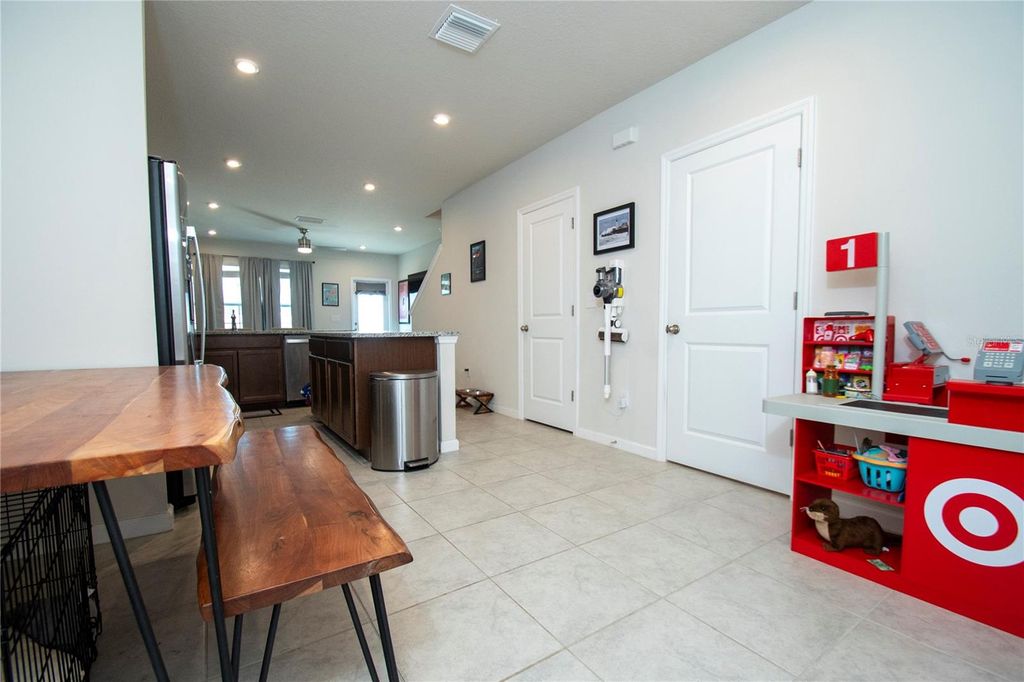 Image 8 of property listing at 4660 OLD BLUSH STREET, Bradenton, FL 34211