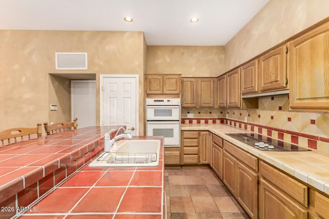 9741 E HOLIDAY Way, Sun Lakes, AZ 85248