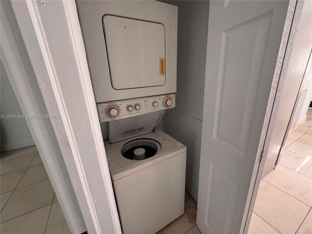 124 NW 89th St 124, El Portal, FL 33150