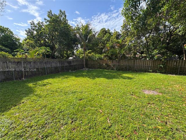 124 NW 89th St 124, El Portal, FL 33150