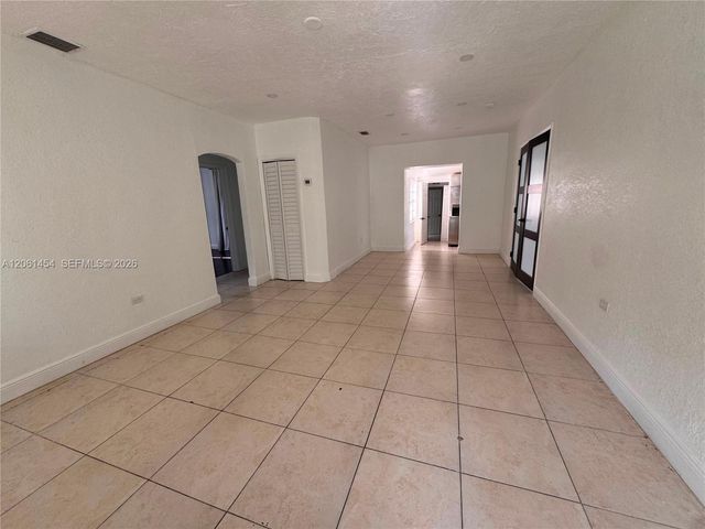 124 NW 89th St 124, El Portal, FL 33150