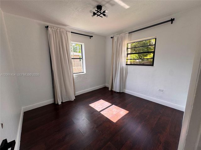 124 NW 89th St 124, El Portal, FL 33150
