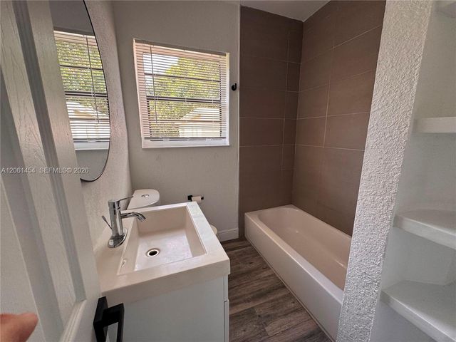 124 NW 89th St 124, El Portal, FL 33150