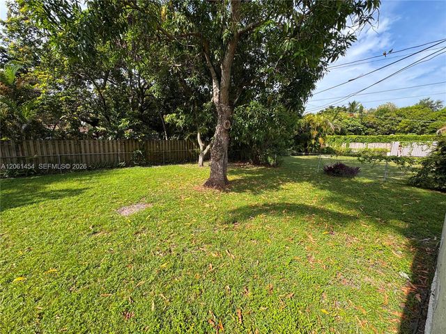 124 NW 89th St 124, El Portal, FL 33150