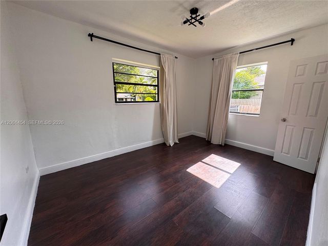 124 NW 89th St 124, El Portal, FL 33150