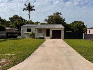 124 NW 89th St 124, El Portal, FL 33150