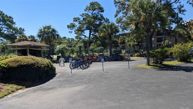 40 Folly Field Road 315, Hilton Head Island, SC 29928