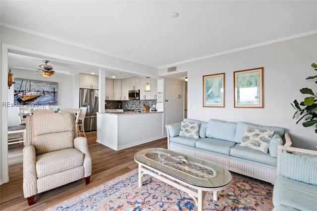 40 Folly Field Road 315, Hilton Head Island, SC 29928