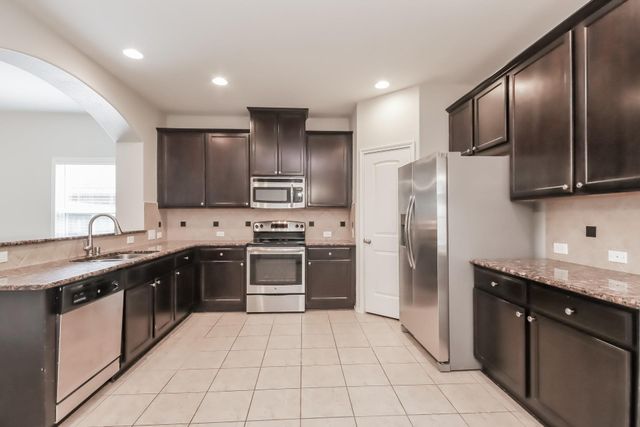 511 Topsail Way, Crosby, TX 77532