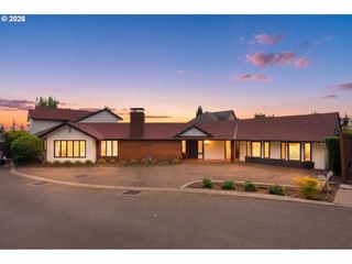 12048 Sw CAFFALL Ln, Tigard, OR 97224