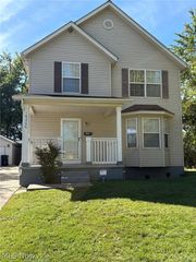 16200 Kollin Avenue, Cleveland, OH 44128