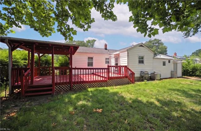 709 McLawhorne DR, Newport News, VA 23605