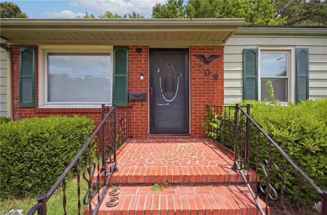 709 McLawhorne DR, Newport News, VA 23605