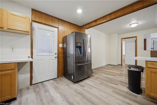 709 McLawhorne DR, Newport News, VA 23605
