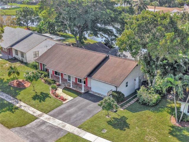 8674 SW 50th St, Cooper City, FL 33328