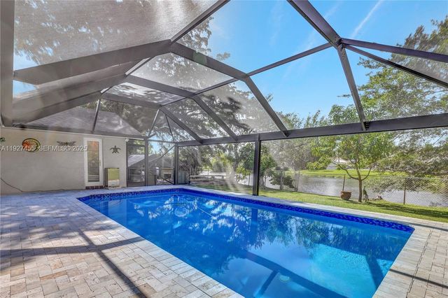 8674 SW 50th St, Cooper City, FL 33328