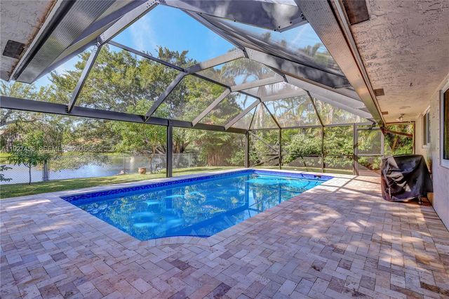 8674 SW 50th St, Cooper City, FL 33328