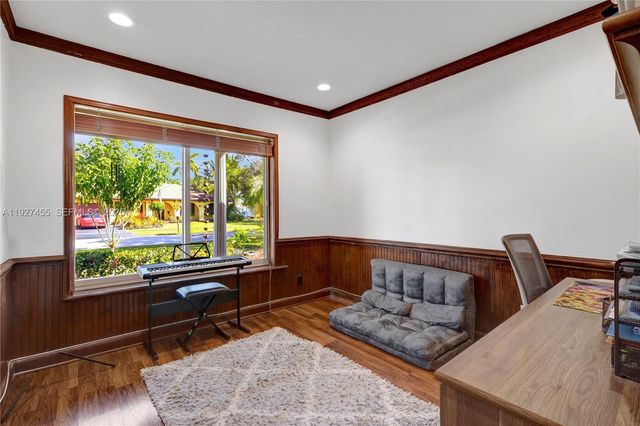 8674 SW 50th St, Cooper City, FL 33328