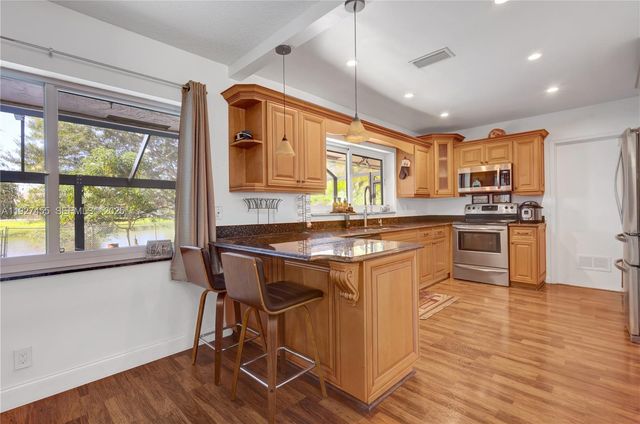 8674 SW 50th St, Cooper City, FL 33328