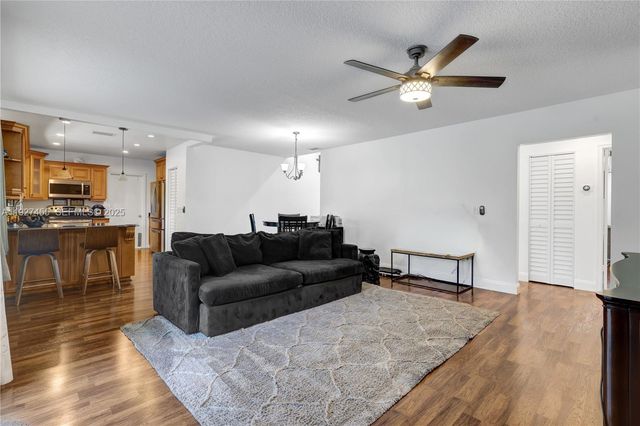 8674 SW 50th St, Cooper City, FL 33328