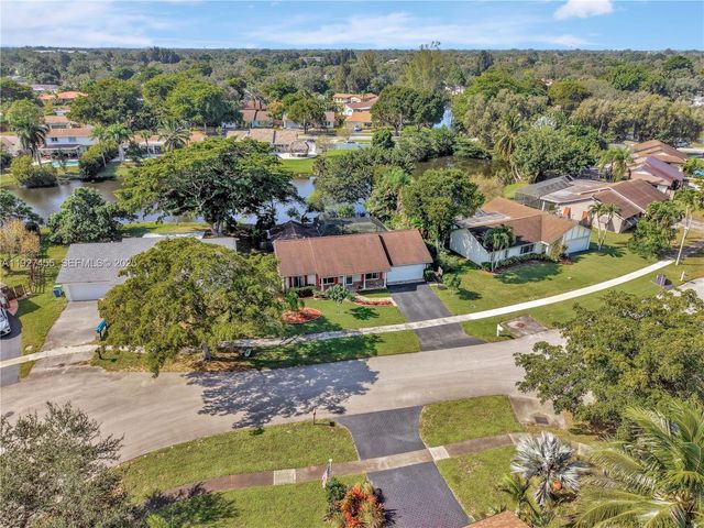 8674 SW 50th St, Cooper City, FL 33328
