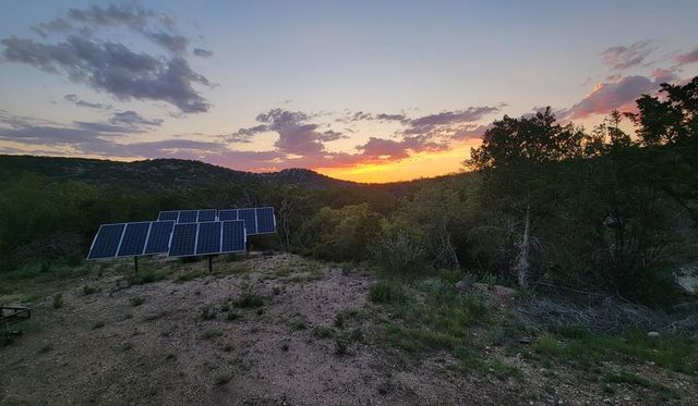 2190 CR 650, Carta Valley, TX 78880