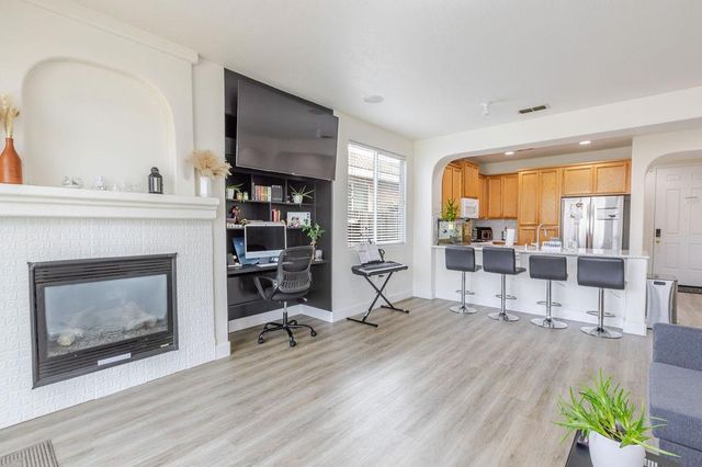 1849 Dawnelle Way, Sacramento, CA 95835