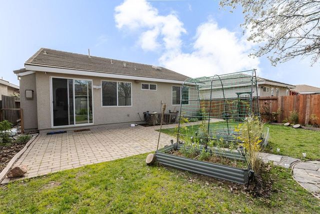 1849 Dawnelle Way, Sacramento, CA 95835