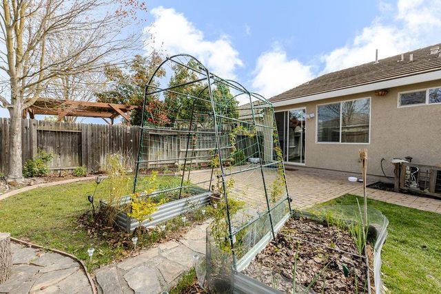 1849 Dawnelle Way, Sacramento, CA 95835