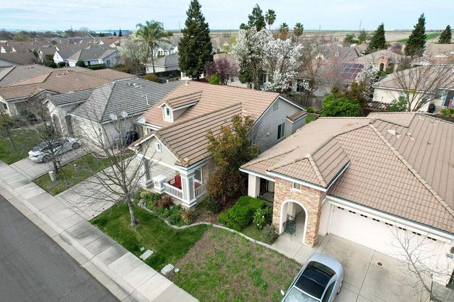 1849 Dawnelle Way, Sacramento, CA 95835