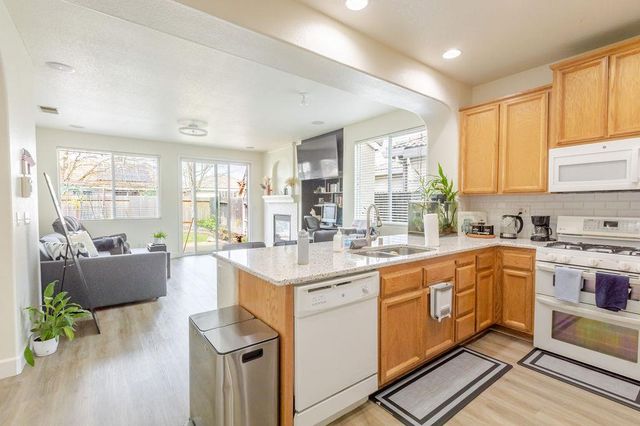 1849 Dawnelle Way, Sacramento, CA 95835