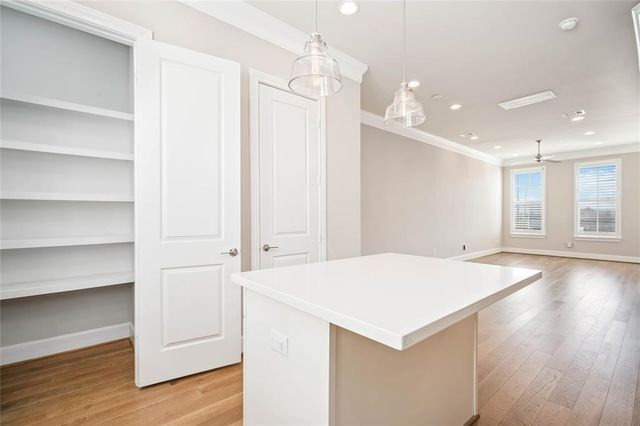 9658 Knight Road, Houston, TX 77045