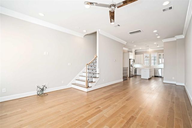9658 Knight Road, Houston, TX 77045