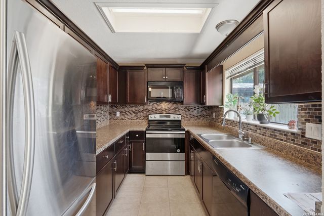5987 CATALINA SUNRISE DR, San Antonio, TX 78244
