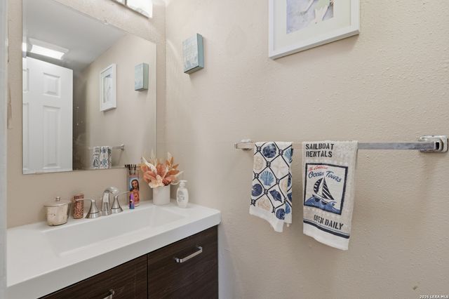 5987 CATALINA SUNRISE DR, San Antonio, TX 78244