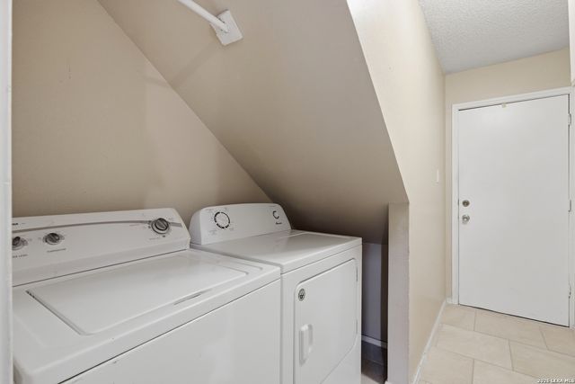 5987 CATALINA SUNRISE DR, San Antonio, TX 78244